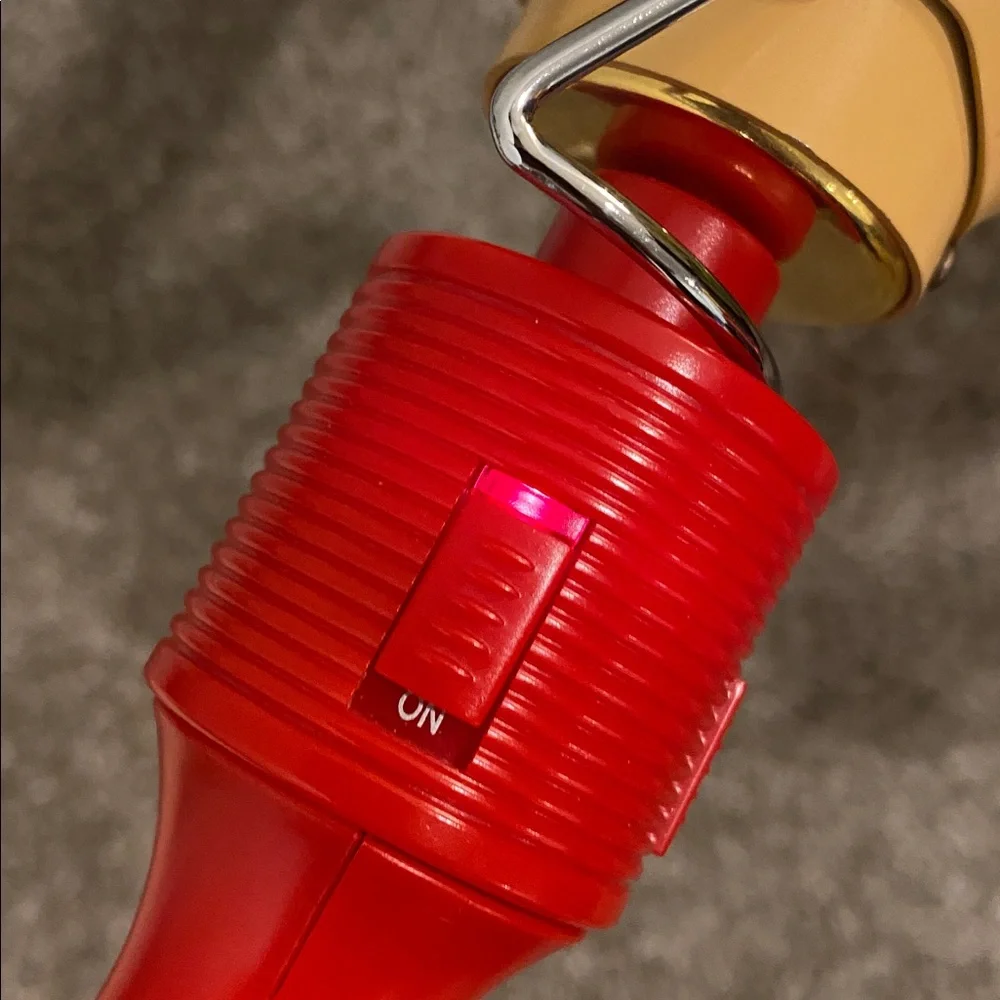 CHI triple curl 1.5 inch barrel curling iron excellent condition